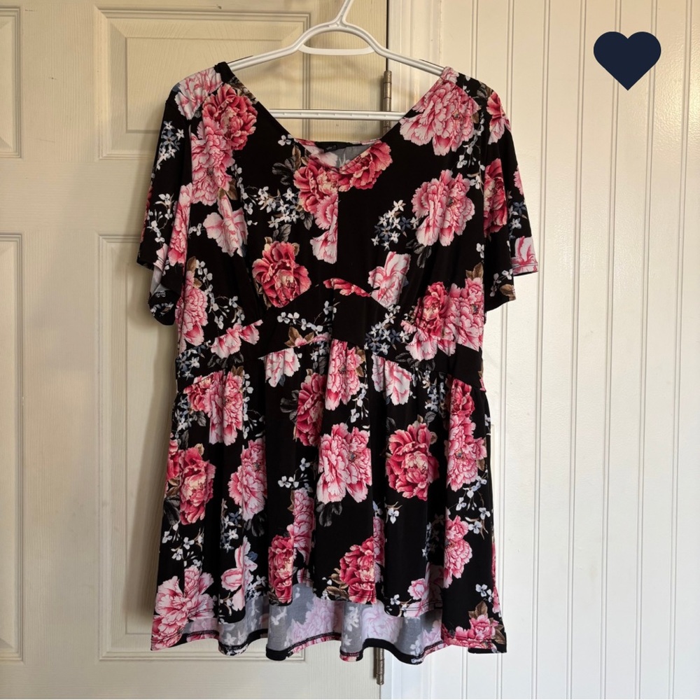 Torrid Soft Rose Petals Flutter Sleeve Blouse Top Floral feminine girly